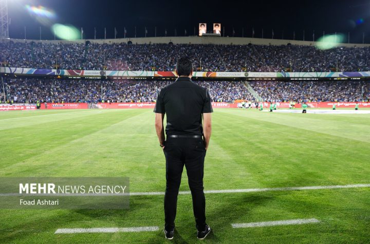 دیدار تیم های فوتبال استقلال و گل گهر