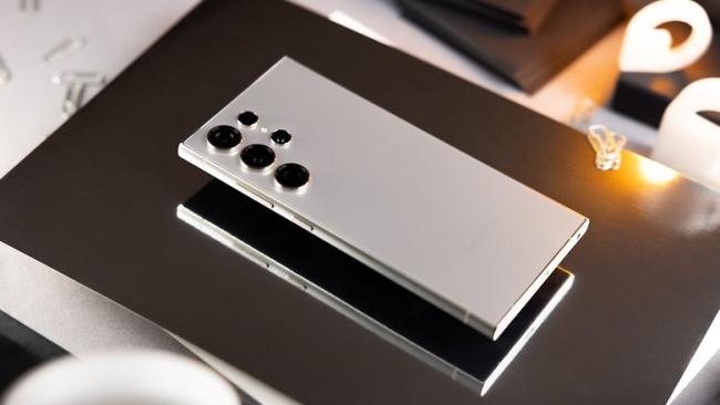 قیاس دو پرچمدار سامسونگ و شیائومی؛ Xiaomi 14 Pro و S24Ultra_خبردار 11 گوشی سامسونگ S24 Ultra