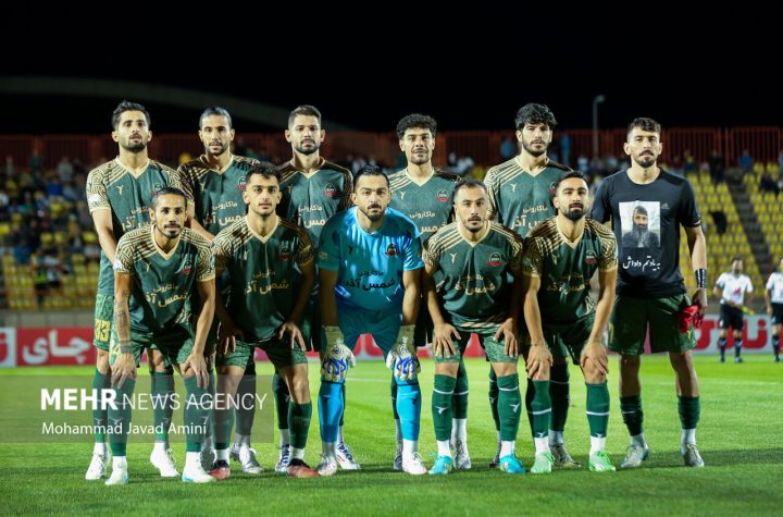 جدال حساس تیم فوتبال شمس آذر با هوادار تهران - خبرگزاری مهر | اخبار ایران و جهان