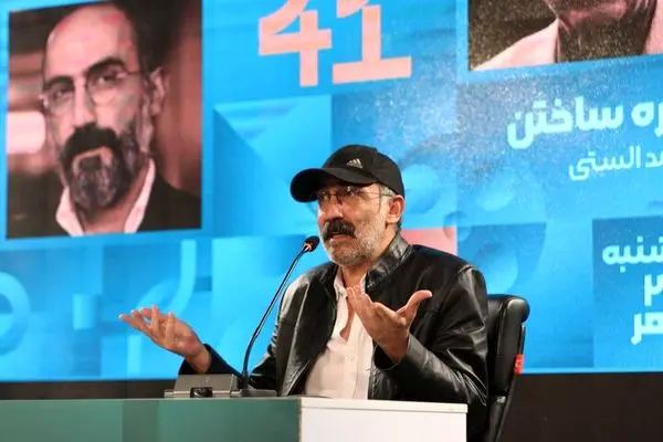 در کارگردانی دیکتاتورم