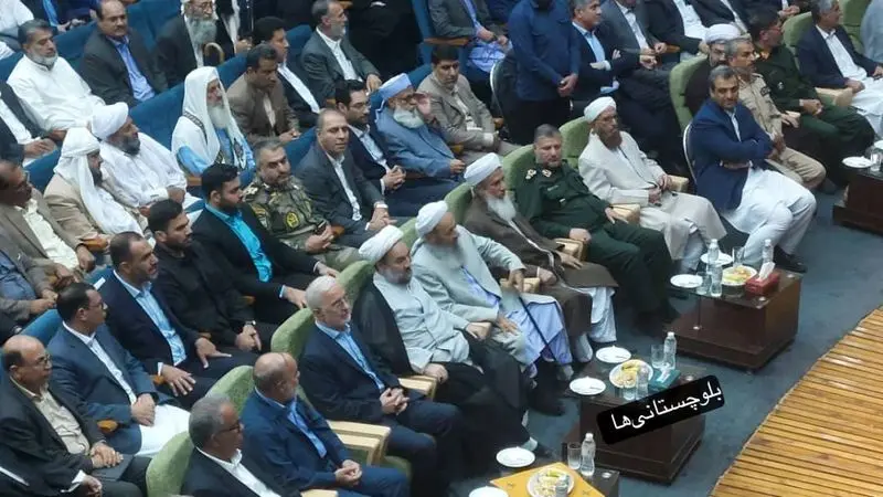 حضور مولوی عبدالحمید در مراسم معارفه استاندار جدید سیستان و بلوچستان