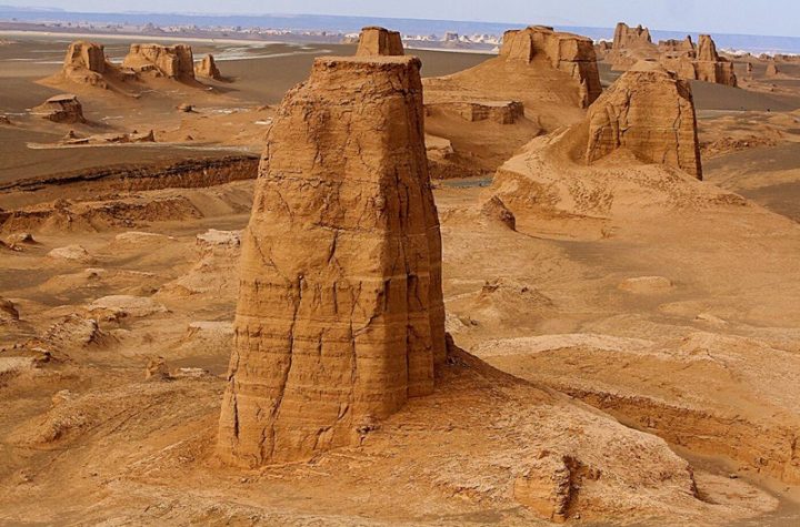 کویر ریگ جن کجاست؟