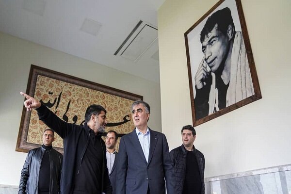 حضور رئیس بانک مرکزی در کمپ تیم های ملی کشتی - خبرگزاری مهر | اخبار ایران و جهان