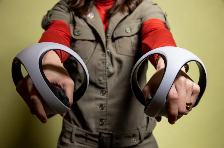 کنترلرهای PSVR 2 سونی به Vision Pro اپل می‌آیند