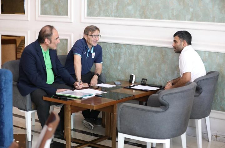 جلسه سرمربی تیم امید با دستیار ایتالیایی امیر قلعه‌نویی - خبرگزاری مهر | اخبار ایران و جهان