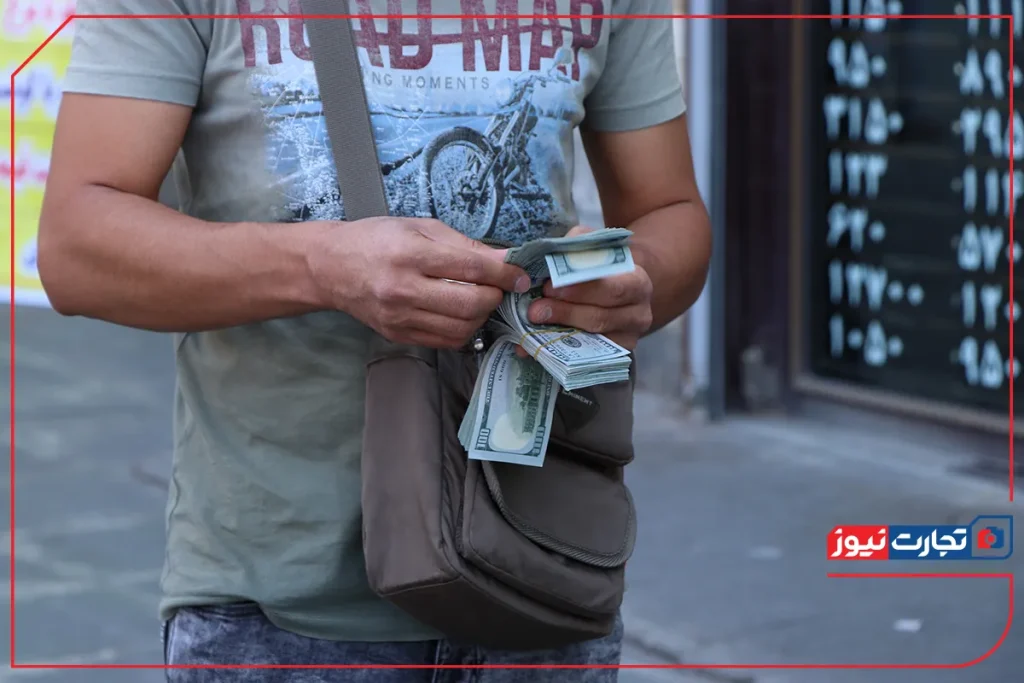 پیش بینی قیمت دلار ۱۲ خرداد ۱۴۰۴ / دلار در میانه‌ تحولات سیاسی آرام ماند