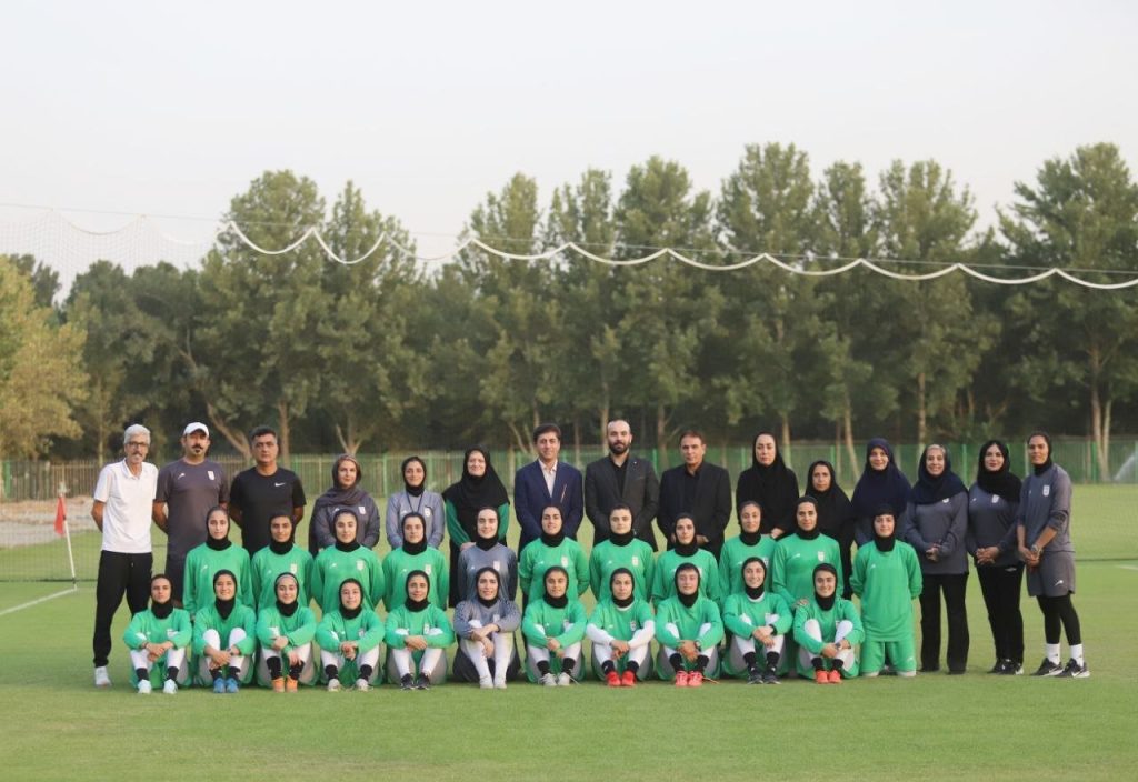 تمرین تیم ملی فوتبال بانوان با میهمانان خاص - خبرگزاری مهر | اخبار ایران و جهان