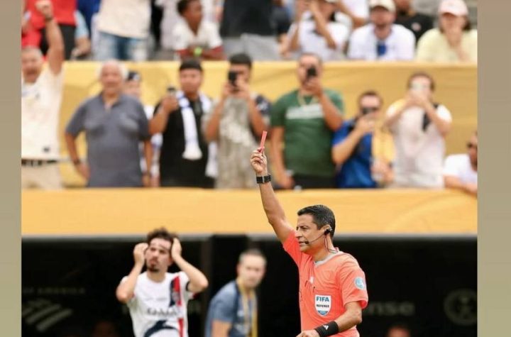 عکس | حمایت مهدی طارمی از فغانی پس از قضاوت در فینال