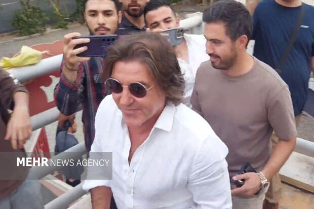 مهمانان اختصاصی در دربی استقلال و پرسپولیس + عکس و فیلم - خبردار 9 مهمانان ویژه در دربی استقلال و پرسپولیس + عکس و فیلم