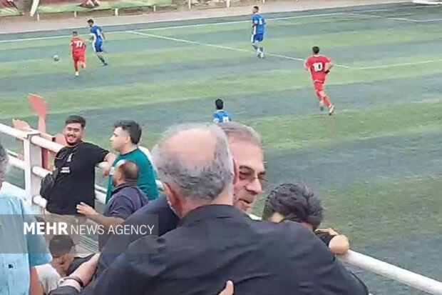 مهمانان اختصاصی در دربی استقلال و پرسپولیس + عکس و فیلم - خبردار 8 1754490669 546 مهمانان اختصاصی در دربی استقلال و پرسپولیس عکس و