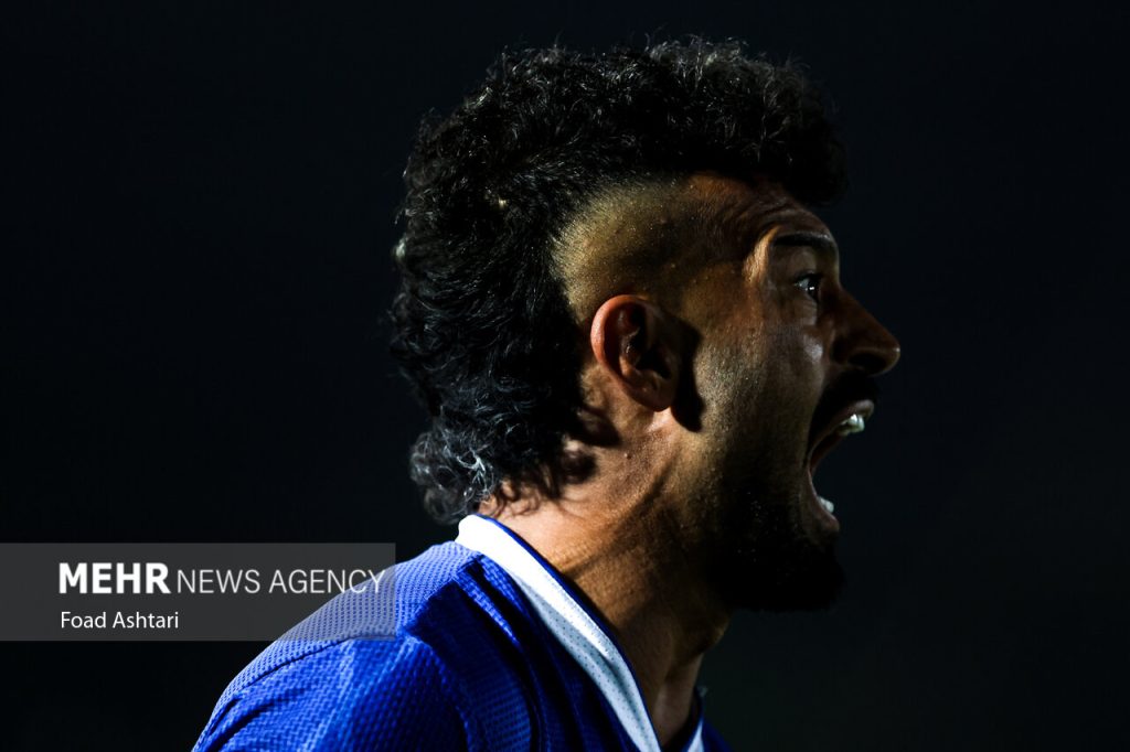 دیدار فوتبال تیم‌های استقلال و ذوب آهن