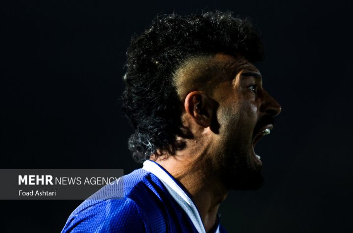 دیدار فوتبال تیم‌های استقلال و ذوب آهن