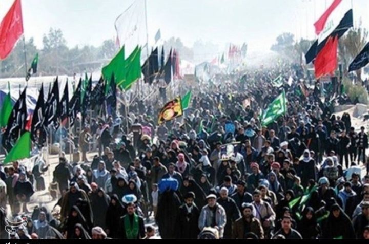 عرضه ویژه کتاب‌های درگوشی برای پیاده‌روی اربعین