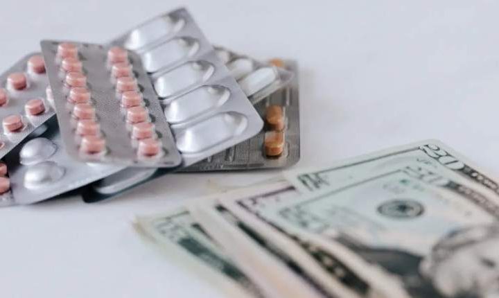 حاشیه سود داروهای سرطانی کم است داروخانه‌ها توان خرید ندارند