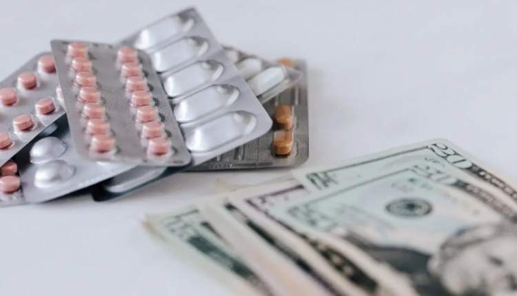 حاشیه سود داروهای سرطانی کم است داروخانه‌ها توان خرید ندارند