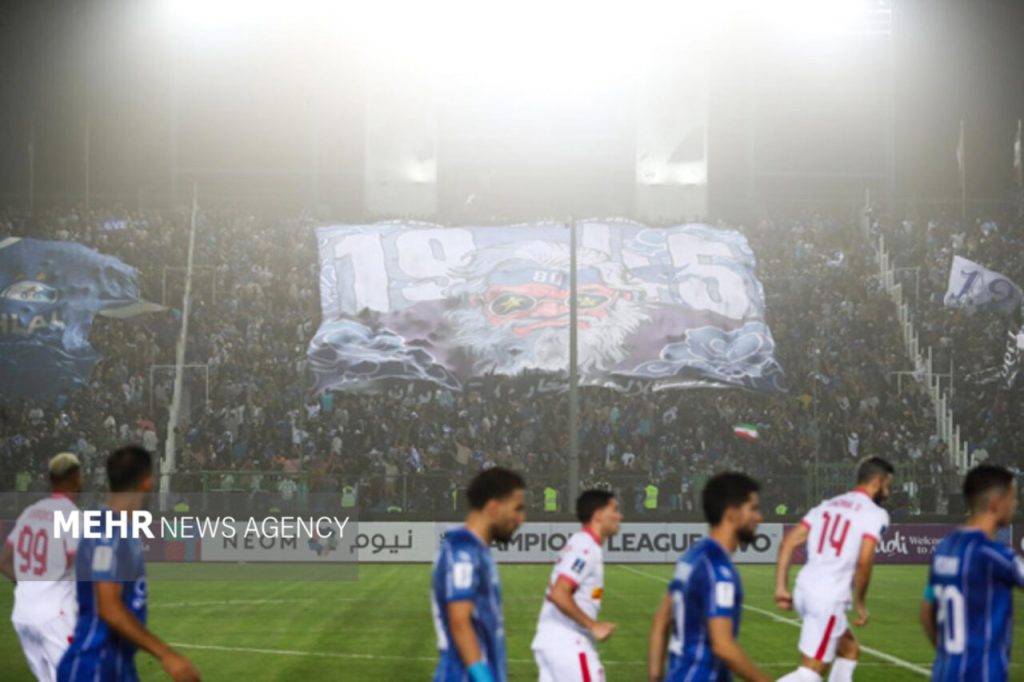 اعتراض بازیکنان به چمن تختی و استقبال سر هواداران از استقلالی ها - خبرگزاری مهر | اخبار ایران و جهان