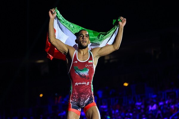 رحمان عموزاد ٣ مدال المپیکی و جهانی خود را به موزه آستان قدس اهدا کرد - خبرگزاری مهر | اخبار ایران و جهان