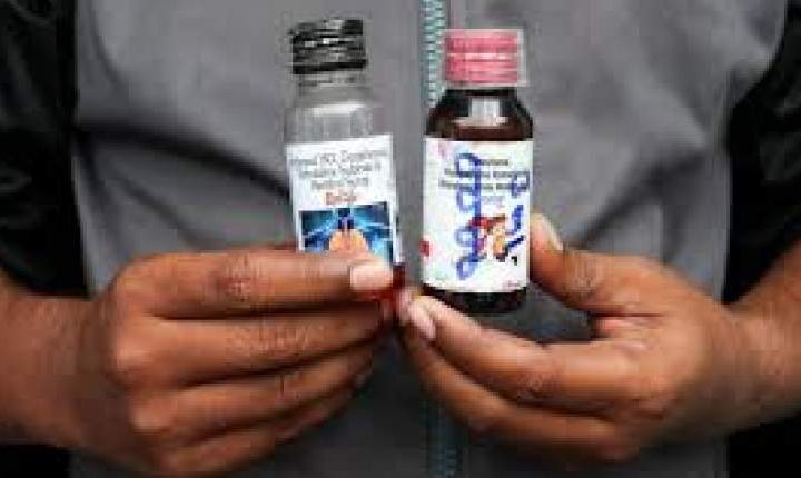 خطر شربت‌های سمی هنوز برطرف نشده است؛ وعده‌های هند برای پایش شربت‌های سرفه سال‌هاست تکرار می‌شود