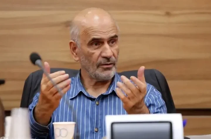 توصیه‌های مهم فرشاد مومنی برای بودجه ۱۴۰۵: پیش‌نویس ارائه شده هیچ تمهید جدیدی برای بهبود زندگی مردم ارائه نمی‌کند/پیش‌نویس فاصله عمیقی با برنامه هفتم دارد/ درشرایطی که بحران‌های گسترده وجود دارد، شرم‌آور است که گفته شود کارکنان دولت کاری انجام نمی‌دهند