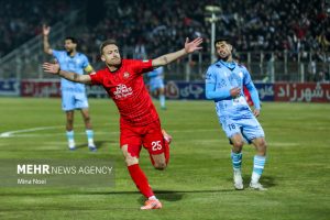 لیگ برتر فوتبال - تراکتور و چادرملو اردکان