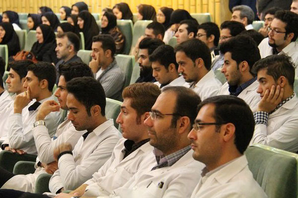 تسهیلات جدید برای دانشجویان پزشکی: معافیت از آزمون جامع با شرط معدل 5 تسهیلات جدید برای دانشجویان پزشکی: معافیت از آزمون جامع با شرط معدل